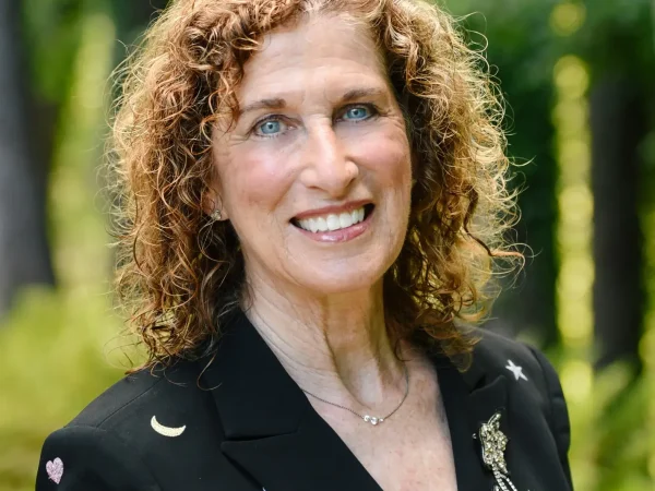 Linda Davis, EMI Co-Chair